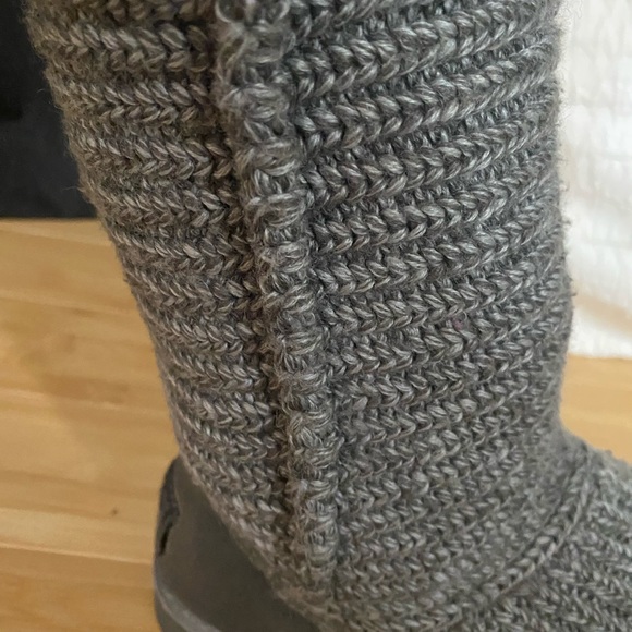 Grey Size 8 UGG Classic Cardy II Button Detailed Boots - Picture 7 of 14